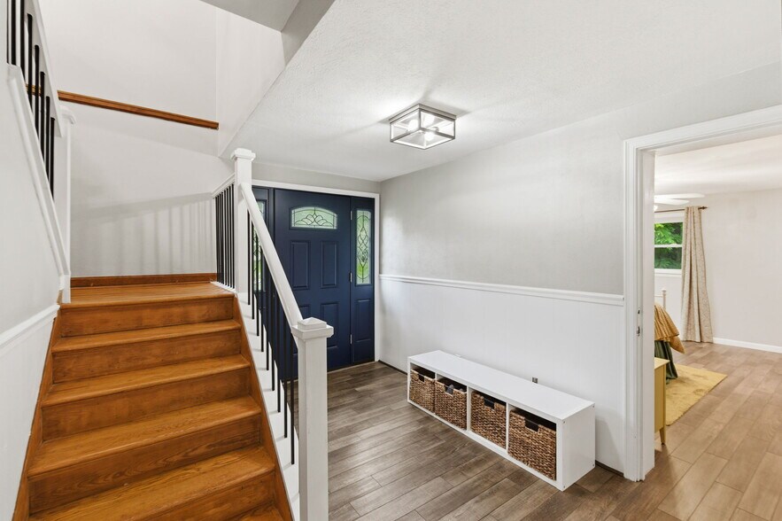 Building Photo - 1204 Forest Ct