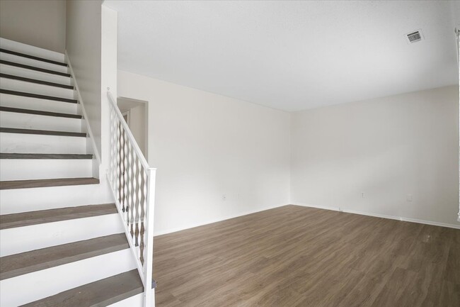 Living Room - Fairmeadow Townhomes