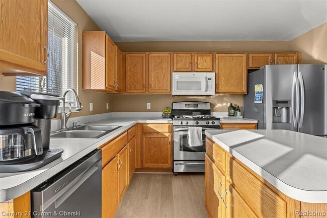 Building Photo - 7164 Richmond Dr