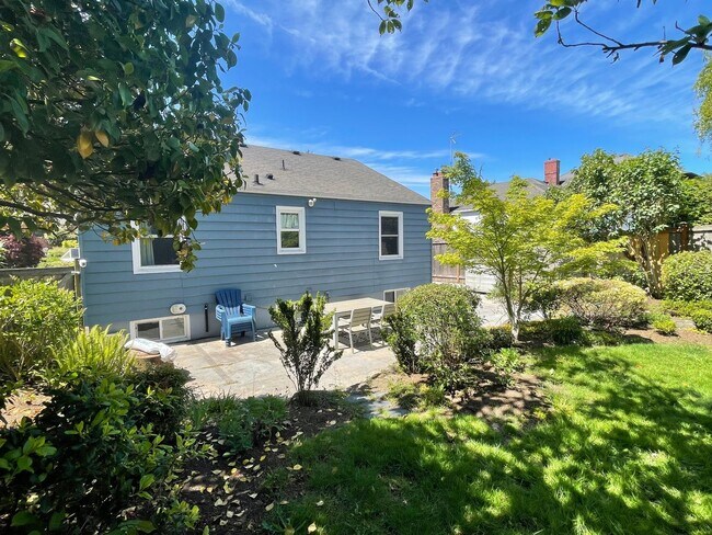 Building Photo - 8312 18th Ave NW