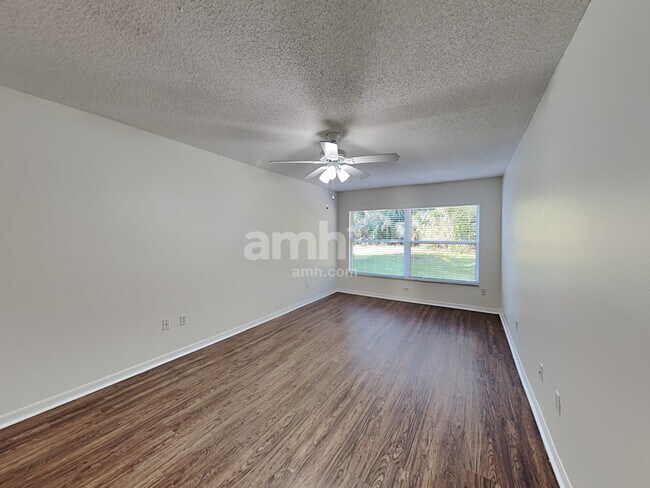 Building Photo - 4416 Brookdale Court
