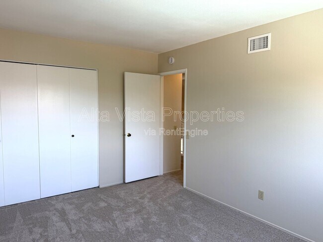Building Photo - 12480 Escala Ln