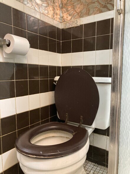 New tile grout lavatory Same bowl Take - 764 Lenore Ln