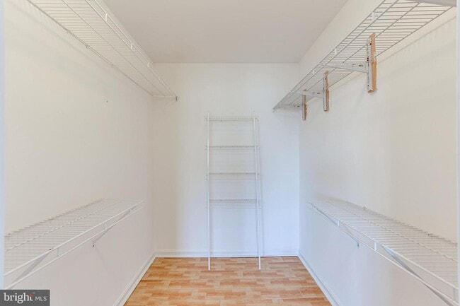 Building Photo - 31 Lambourne Rd