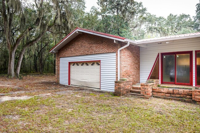 Building Photo - Tucked Away Three Bedroom Home