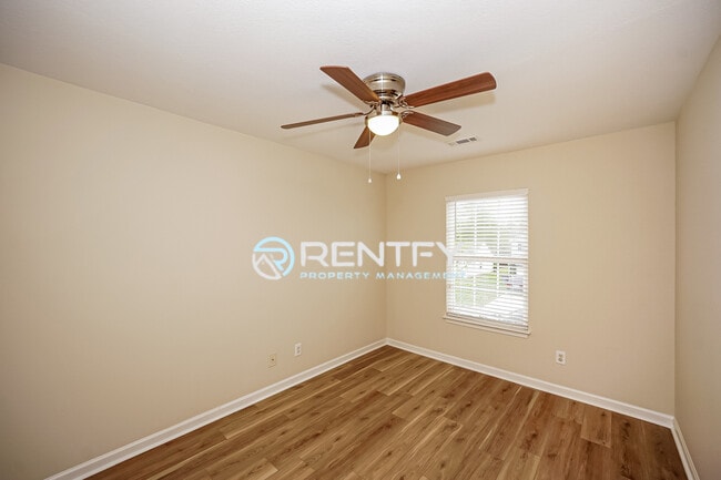 Building Photo - 2027 Quill Ct