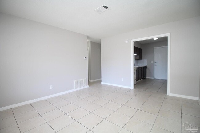 Building Photo - 10151 Guidy Ln