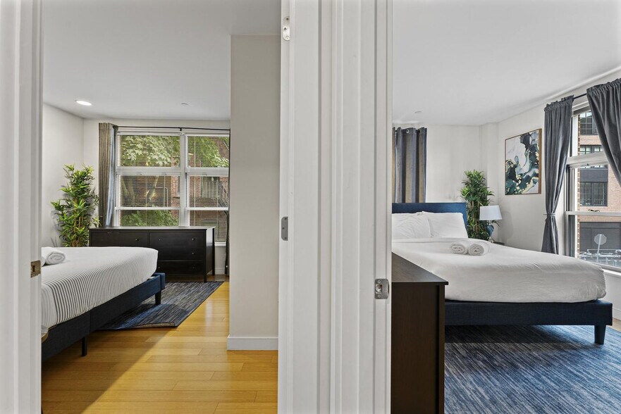 Building Photo - 601 Albany St