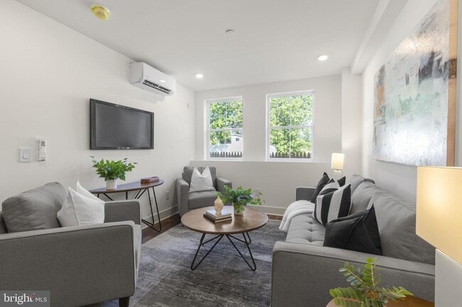 Building Photo - 7037 Ridge Ave