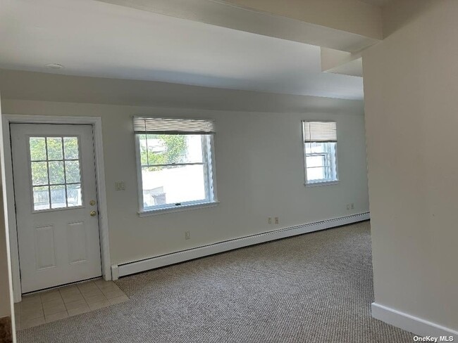 Building Photo - 92 Harbor Rd