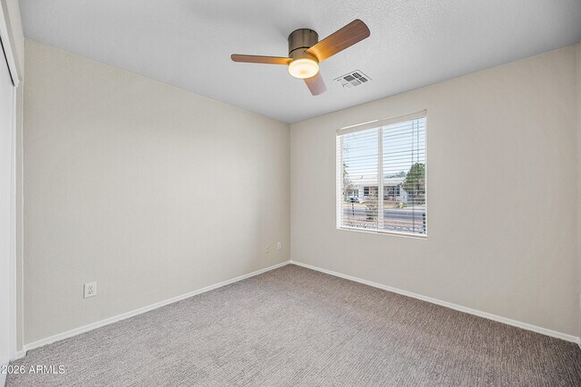 Building Photo - 4032 N 14th Pl