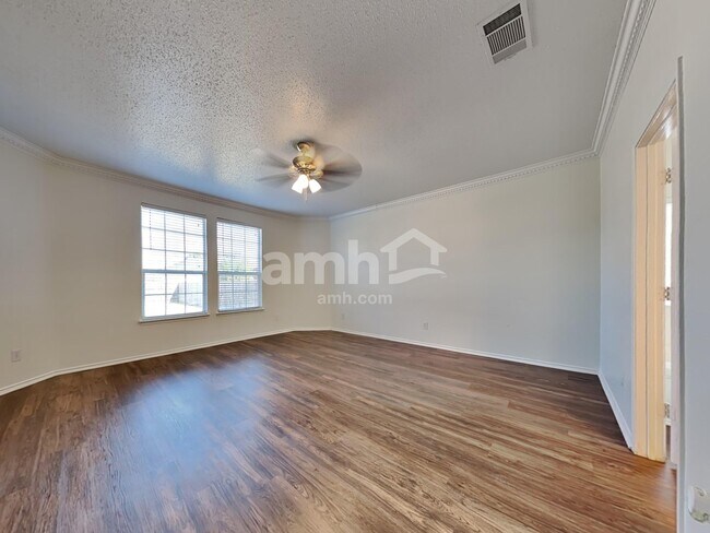 Building Photo - 7701 Longbow Ln