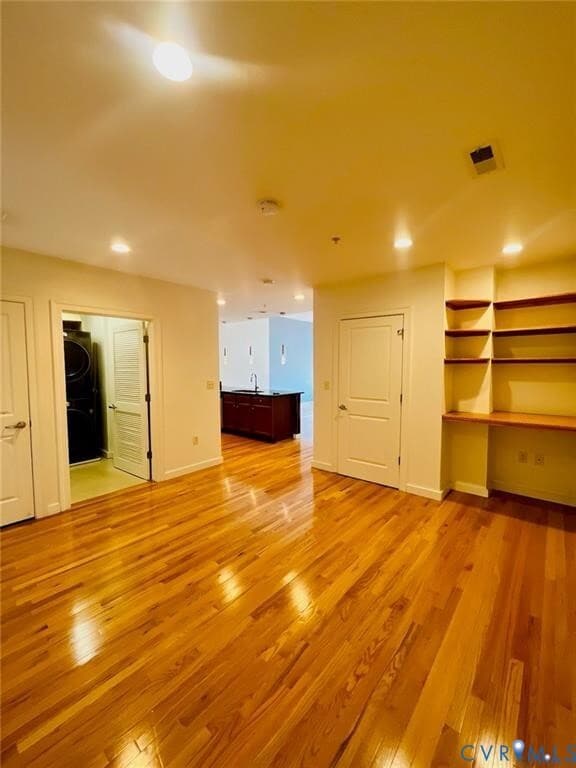 Building Photo - 230 N 6th St