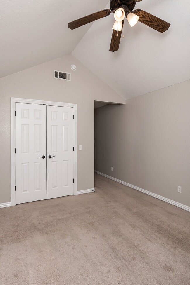 Building Photo - 4069 Glenstone Terrace