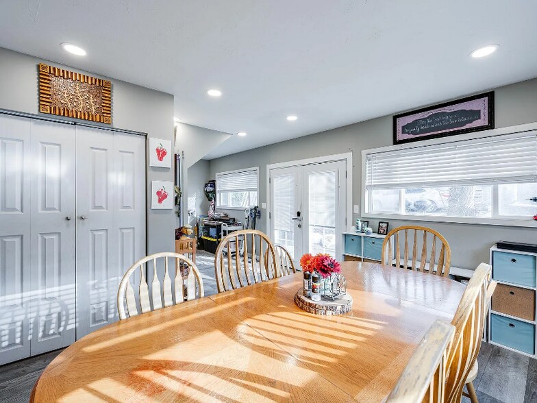 Building Photo - 705 S East St