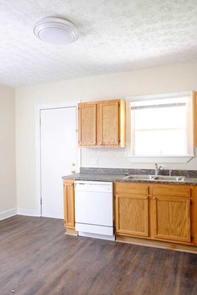 Building Photo - 4245 College - 4247