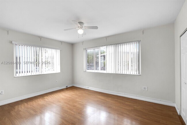 Building Photo - 1065 98th St