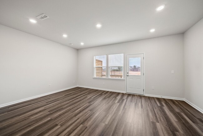 Building Photo - Convenient New Construction Townhome in Durham - Easy commute to RTP, Brier Creek, Airport