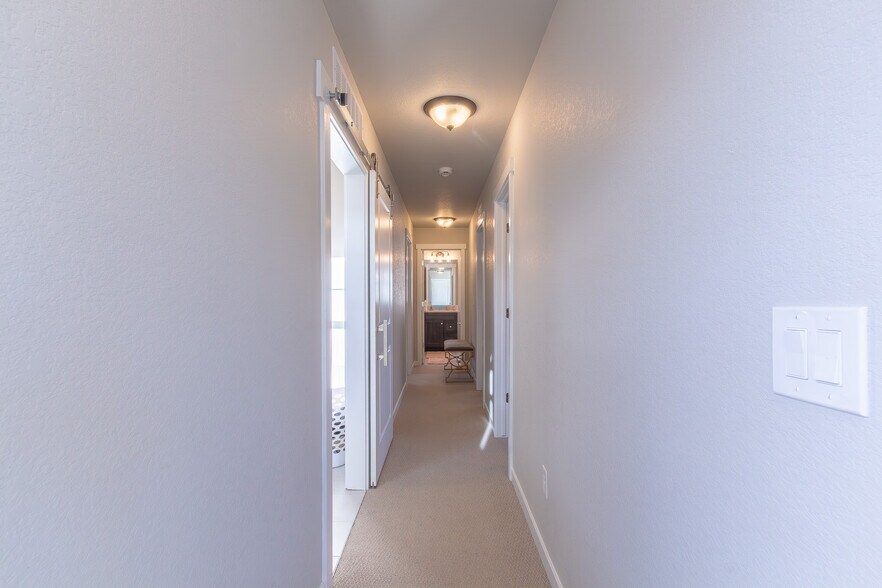 Building Photo - 5863 Summer Dream Dr