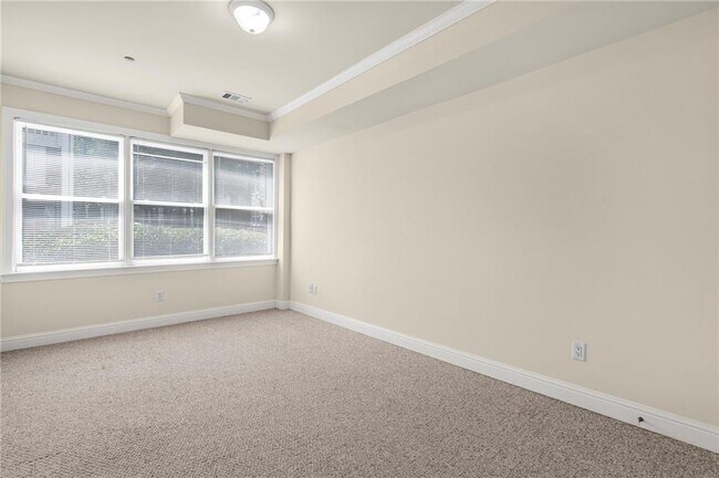 Building Photo - 1022 Emory Parc Pl
