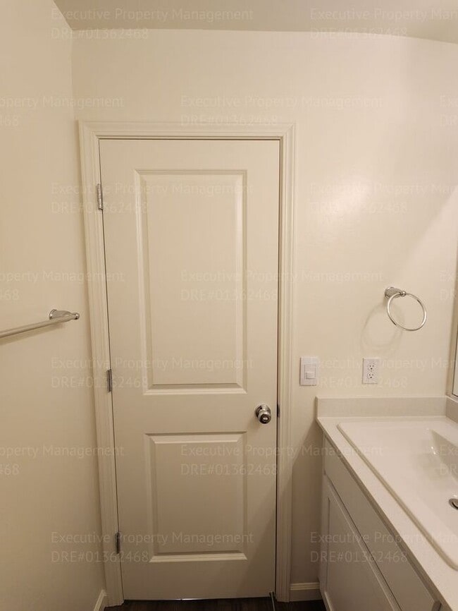 Building Photo - Newly constructed 4 bedroom/ 3 bathroom co...