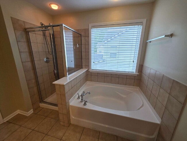 Building Photo - 46 Brookview Dr