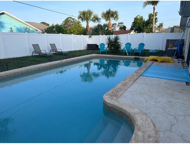 Building Photo - South Venice Pool Home.
