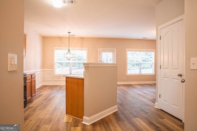 Building Photo - 2046 Barberry Dr