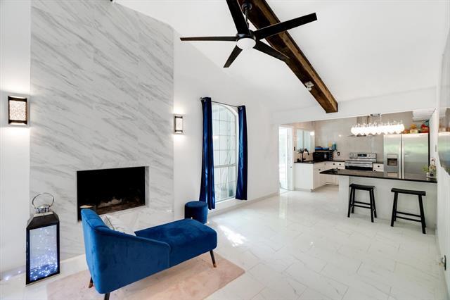 Building Photo - 624 Apache Trail