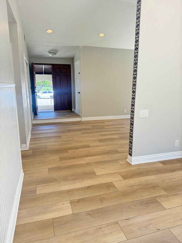 Building Photo - 315 N Sabra Ave