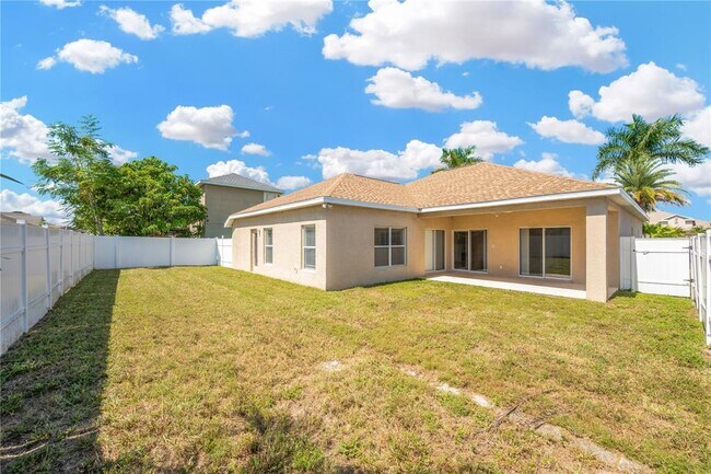 Building Photo - 1833 Mira Lago Cir
