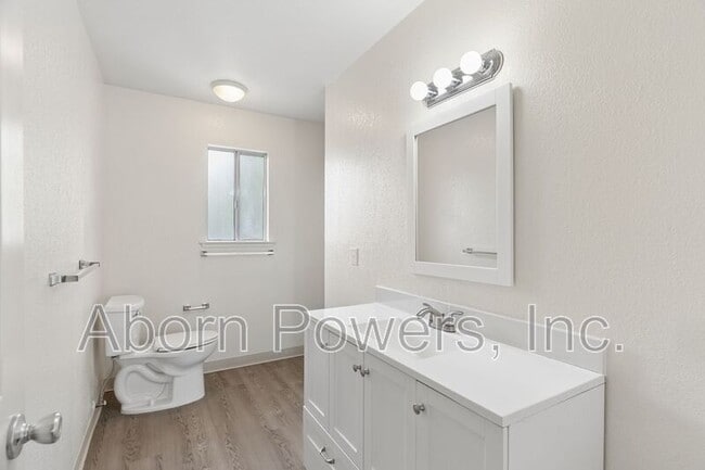 Building Photo - 2529 Greenwood Ln