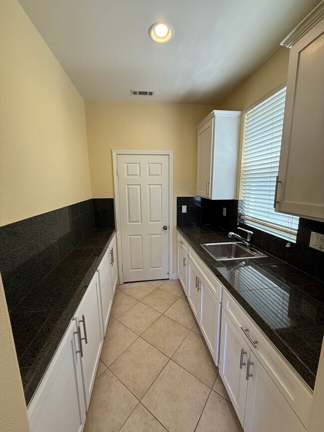 Building Photo - Luxury 5 Bedroom, 4.5 Bath Home in Otay Ra...