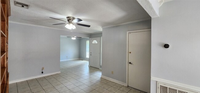 Building Photo - 2527 Meandering Trail