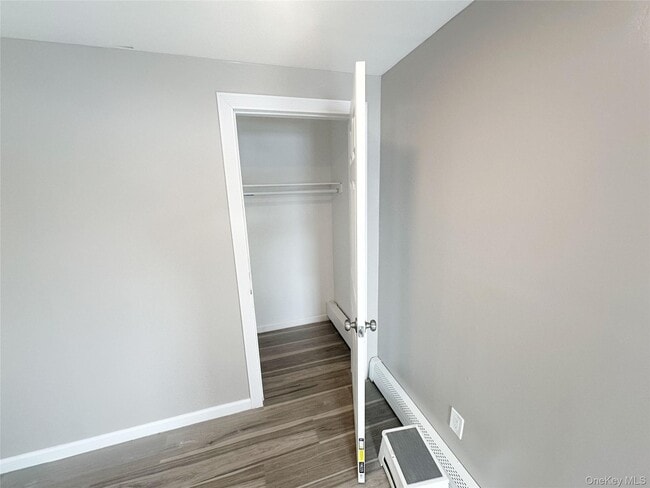 Building Photo - 15 Mida Ct