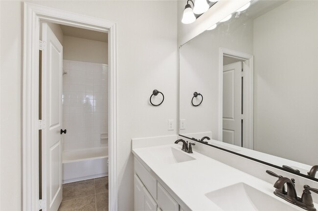 Building Photo - 4110 Maclin Dr