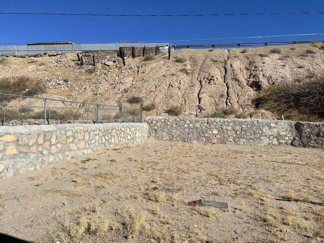 Building Photo - 8137 Staghorn Dr