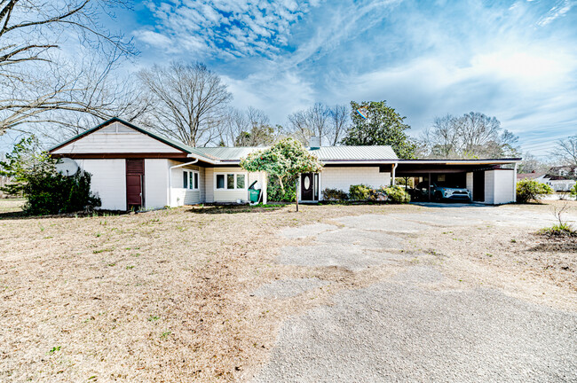 Building Photo - 1809 NC-42