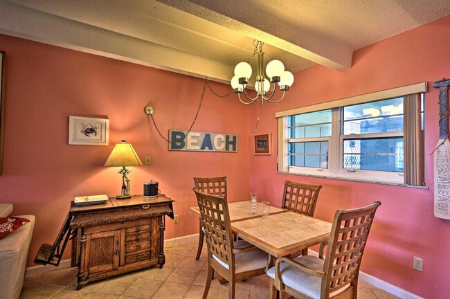 Building Photo - 4410 Jimmy Buffett Mem Hwy