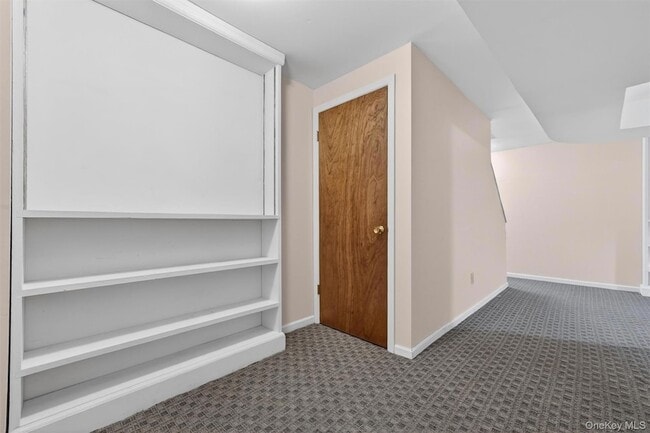 Building Photo - 2003 Regent Dr