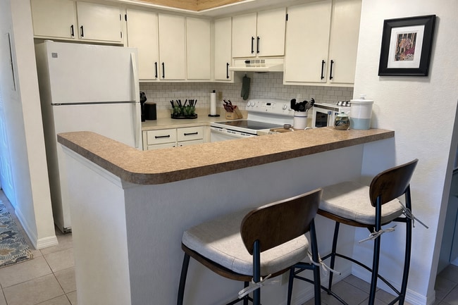 Building Photo - 19505 Quesada Ave