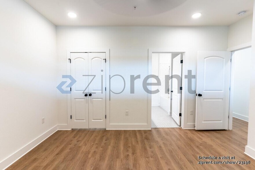Building Photo - 4704 Sunset Trail