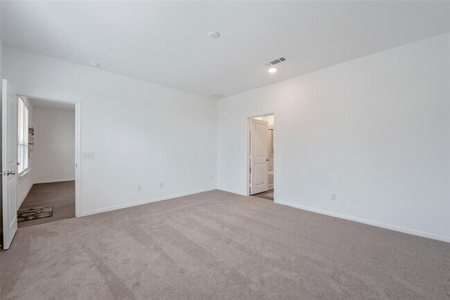 Building Photo - 340 Appaloosa Dr