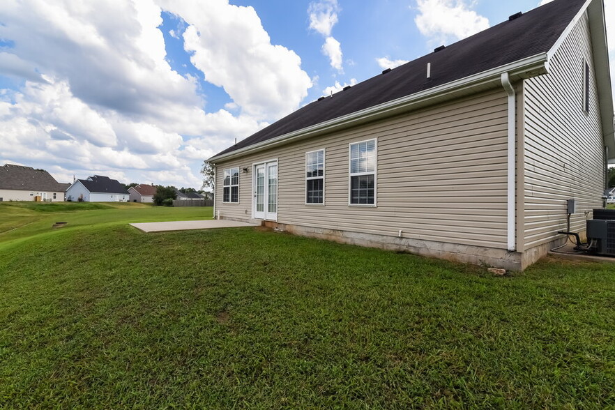 Building Photo - 1548 Destiny Dr