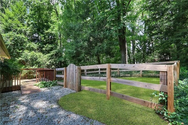 Building Photo - 46 Coopers Glen Dr SW