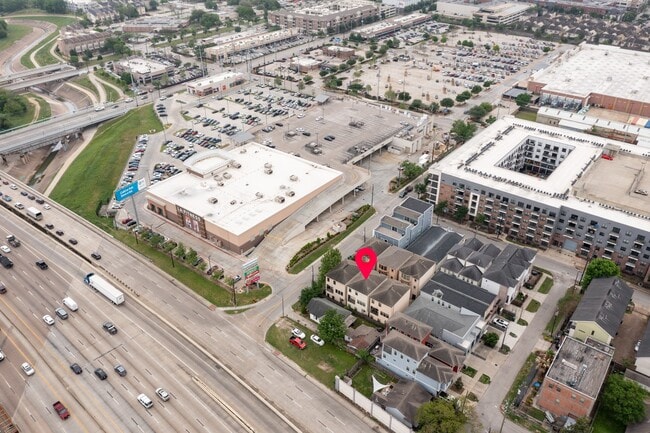 Building Photo - 1607 Bass St