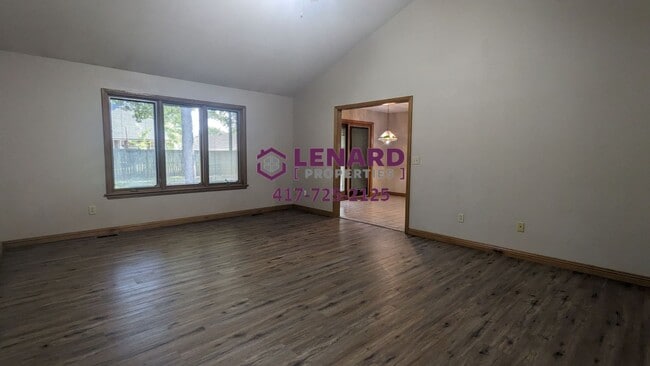 Building Photo - Beautiful and Spacious 3 Bedroom House!