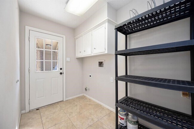 Building Photo - 9311 New Forest Rd