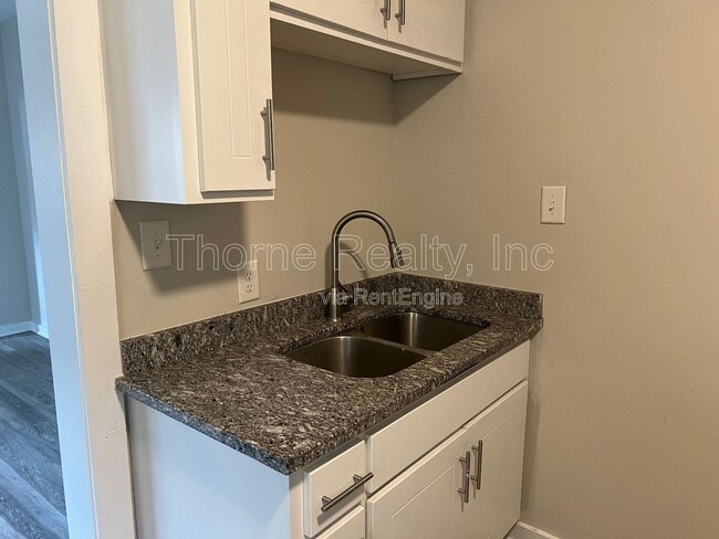 Building Photo - 333 Carolina Ave