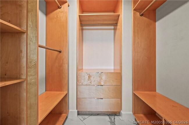 Building Photo - 9650 S Ocean Dr